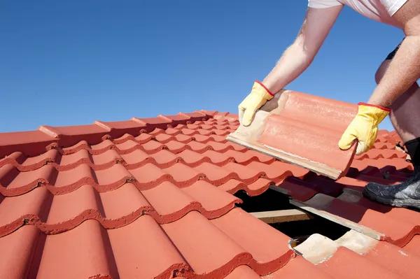 How to Pick the Right Seattle Roofer for Your Home or Business