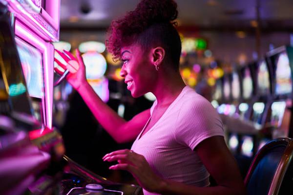 Find Entertaining Baccarat Variants with an online casino Singapore Platform for Players